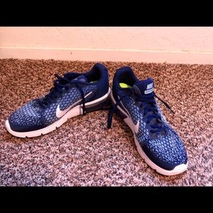 Nike Air Max Sequent 2